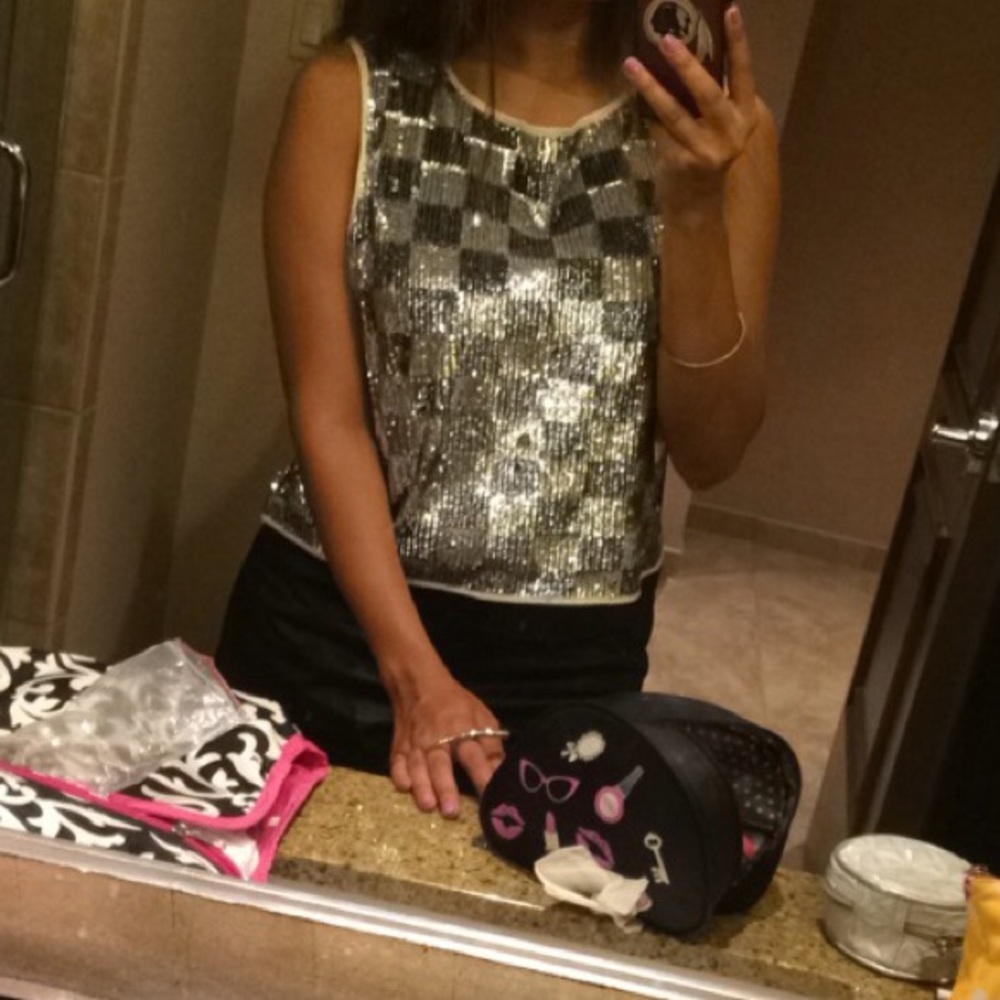 Beautiful sequin crop top!